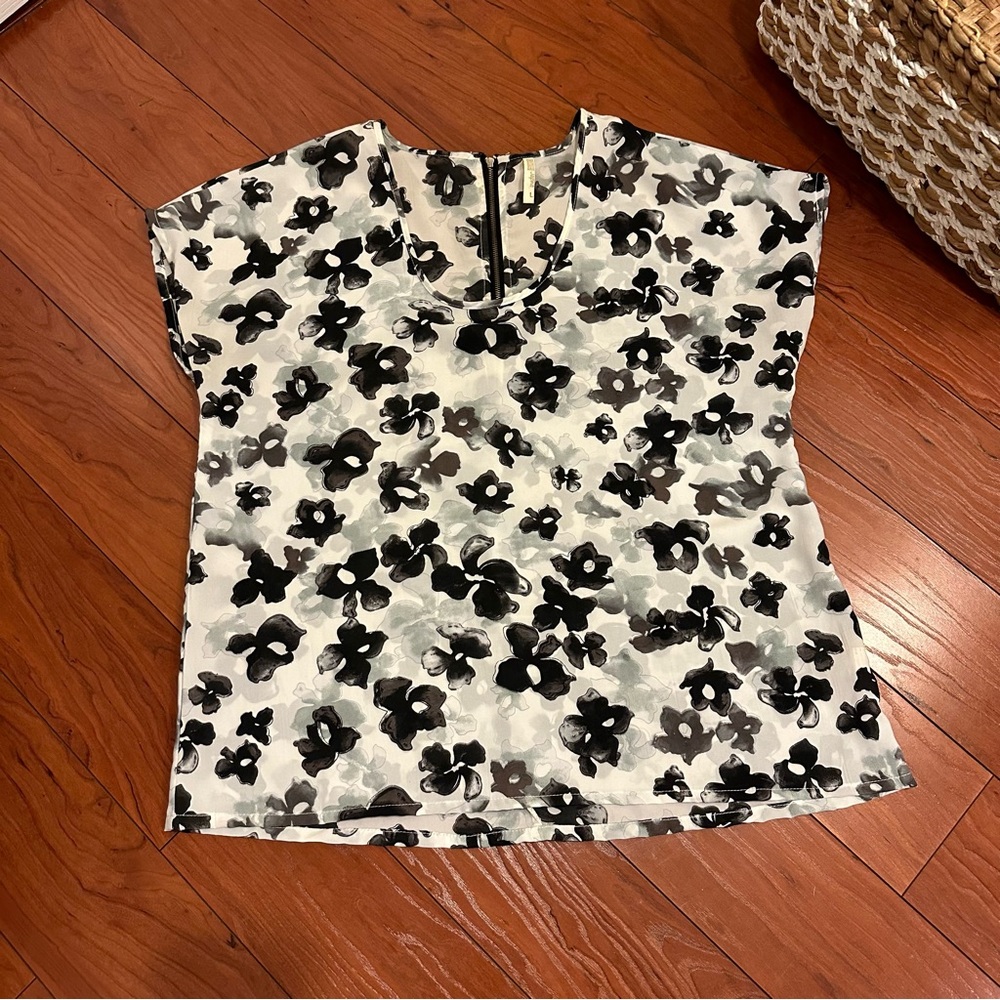 Black-and-white floral chiffon blouse size L